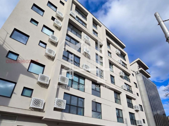 Банишора, двустаен апартамент, стилно ремонтиран и обновен - 0