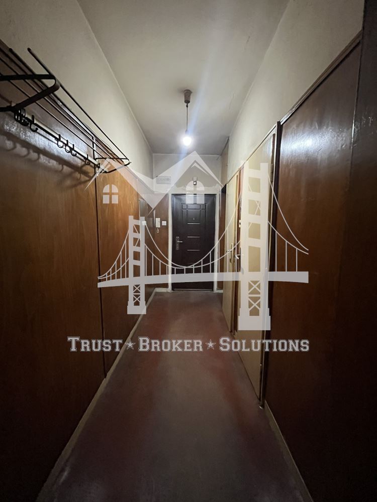 Гоце Делчев, тристаен апартамент в близост до училище - 0