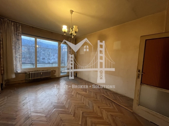 Гоце Делчев, тристаен апартамент в близост до училище