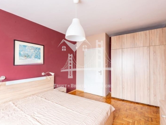 Младост 4, тристаен апартамент в близост до парк - 0