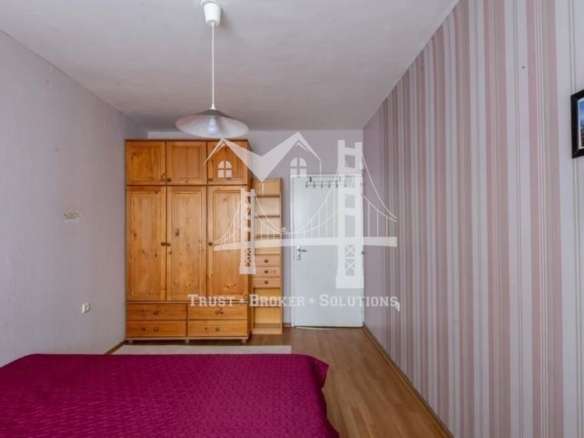 Младост 4, тристаен апартамент в близост до парк - 0