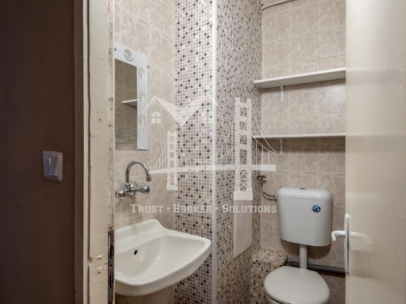 Младост 4, тристаен апартамент в близост до парк - 0