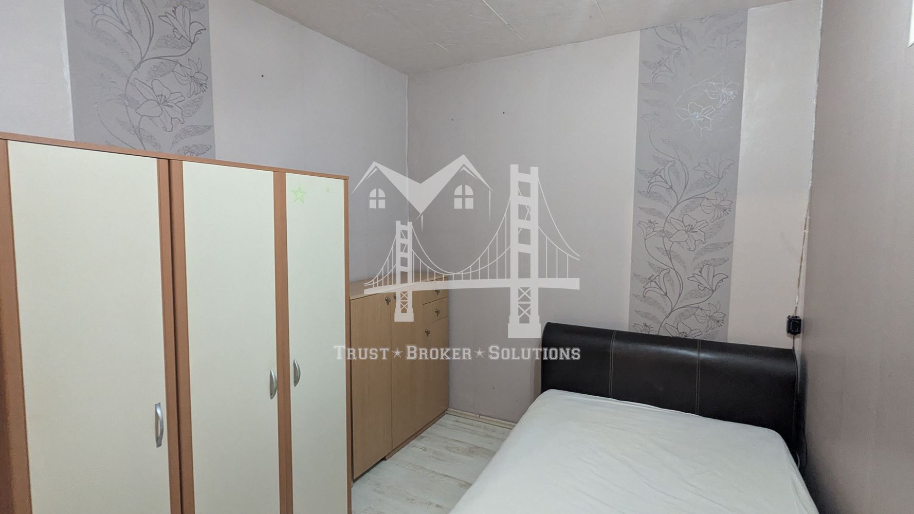 Младост 4, гарсониера преустроена на 3 помещения. До метро и Бизнес парк - 0