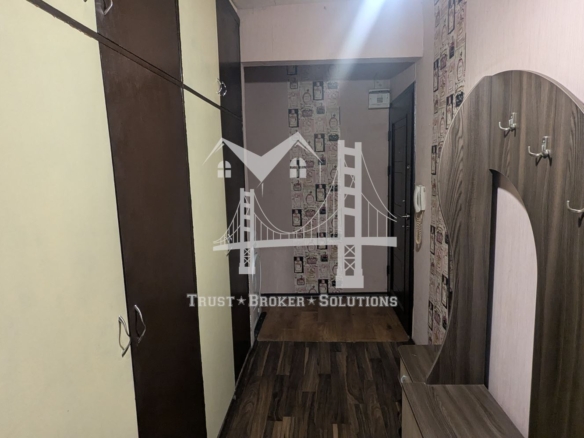 Младост 4, гарсониера преустроена на 3 помещения. До метро и Бизнес парк - 0