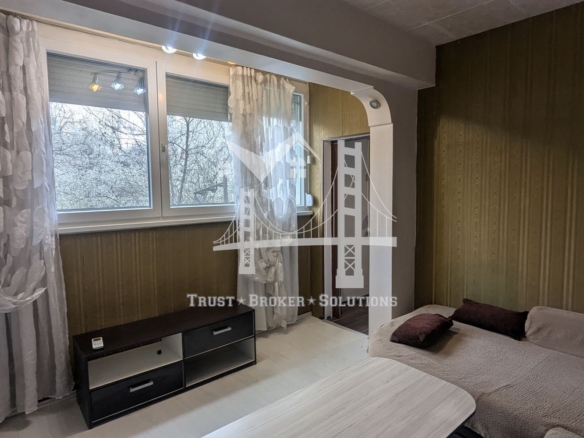 Младост 4, гарсониера преустроена на 3 помещения. До метро и Бизнес парк - 0