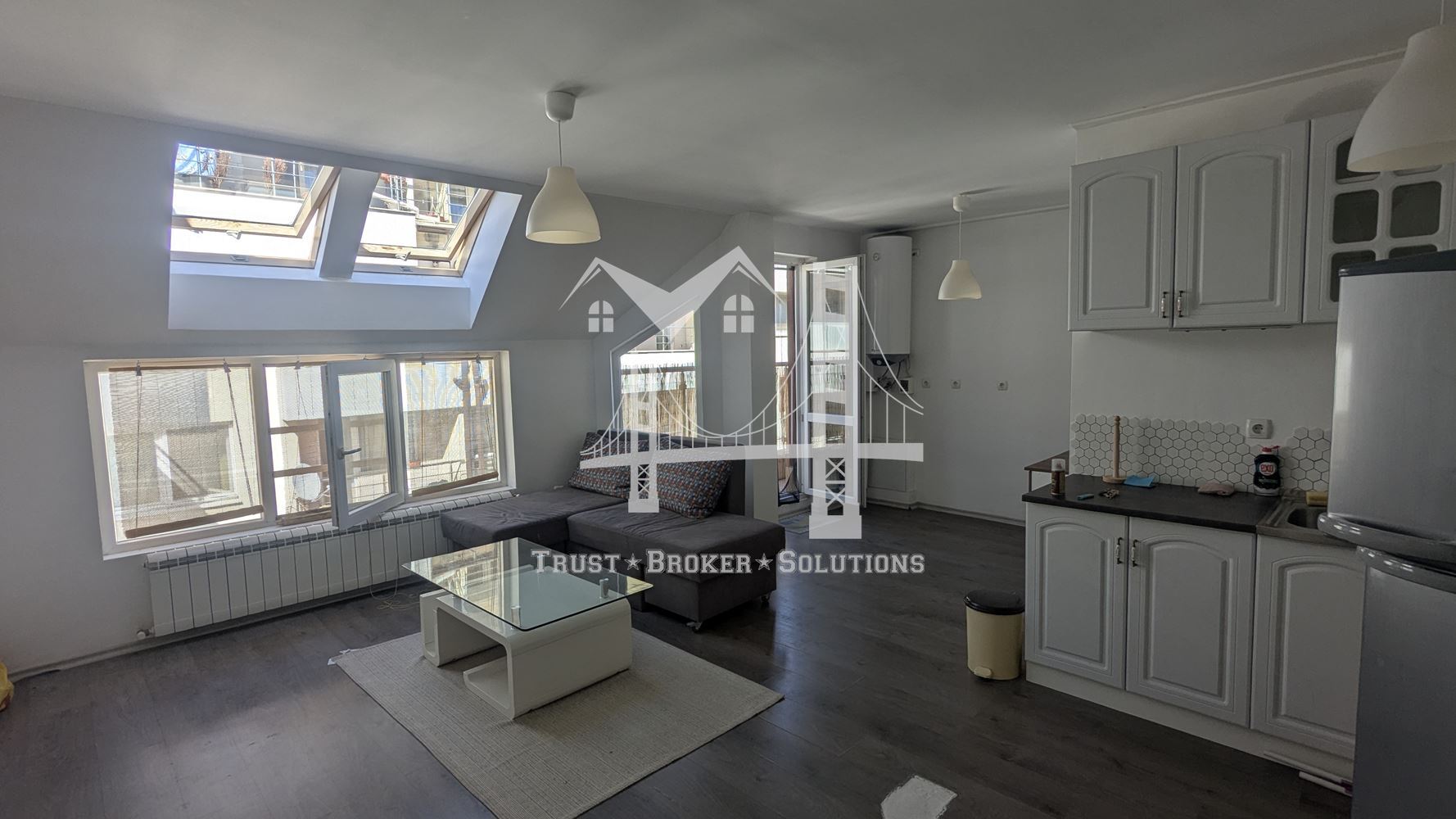 Витоша, двустаен апартамент в сграда с акт 16 - 0