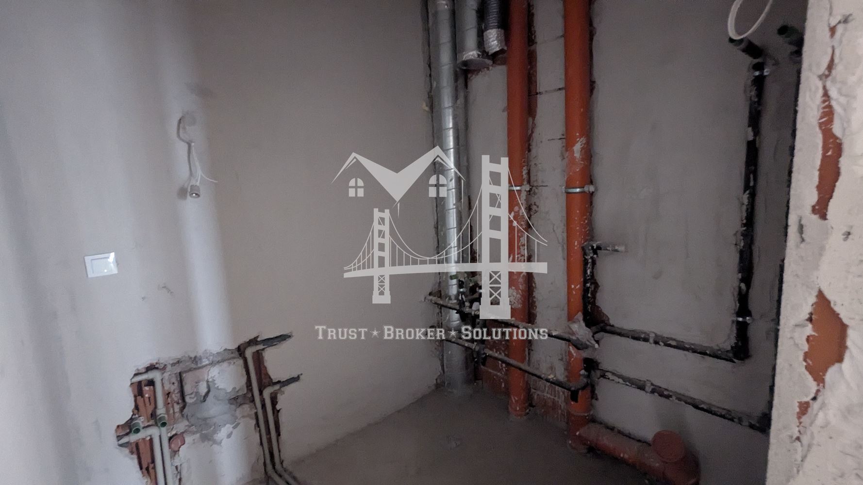 Център, 3-стаен в Capitol Residence с акт 16 и паркомясто. До метро - 0