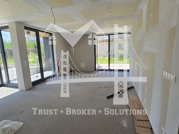3-СТАЕН, кв. Витоша, 315 000 € , двор 142 м² - 0