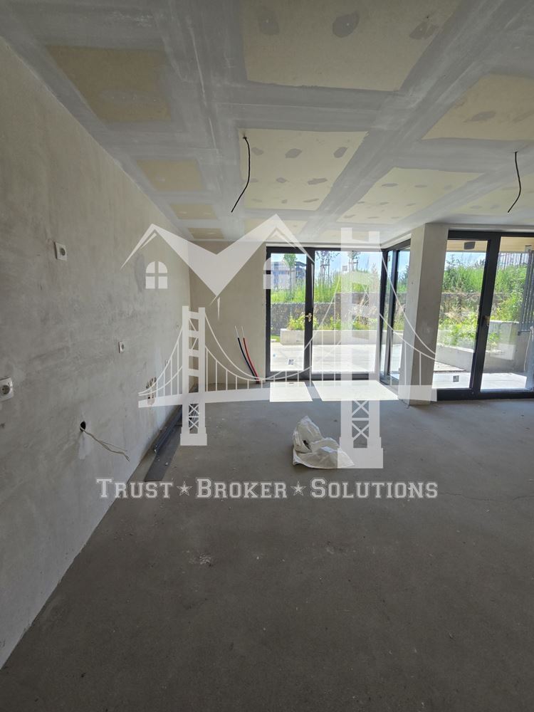3-СТАЕН, кв. Витоша, 315 000 € , двор 142 м² - 0