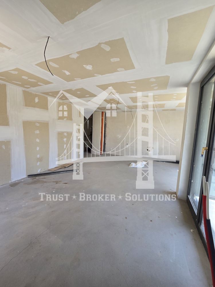 3-СТАЕН, кв. Витоша, 315 000 € , двор 142 м² - 0