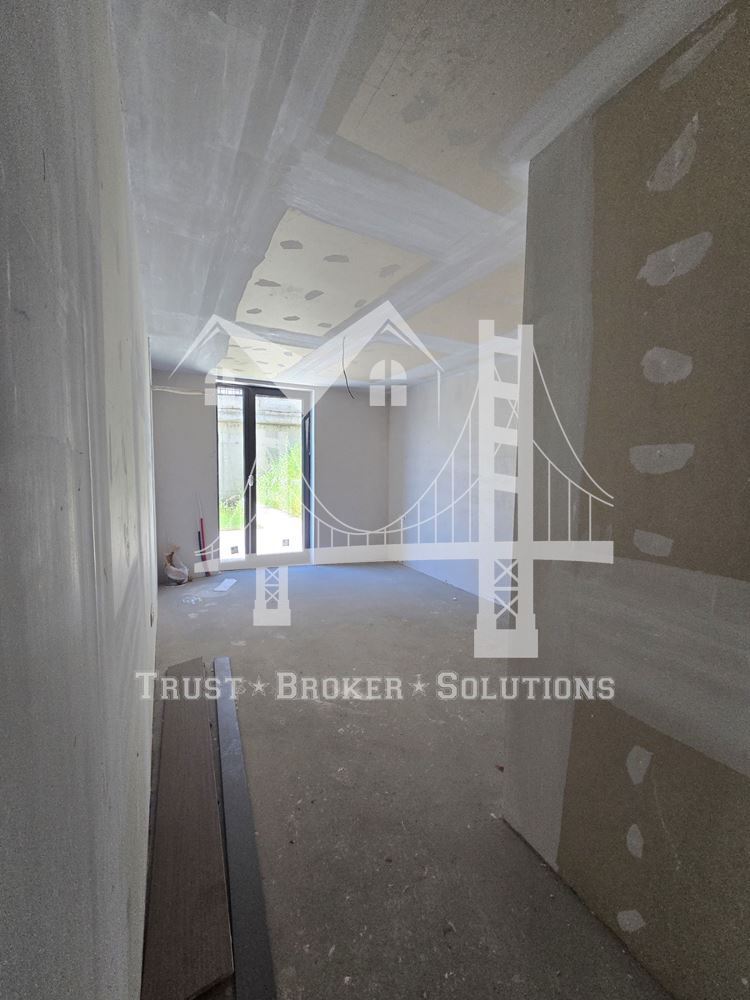 3-СТАЕН, кв. Витоша, 315 000 € , двор 142 м² - 0