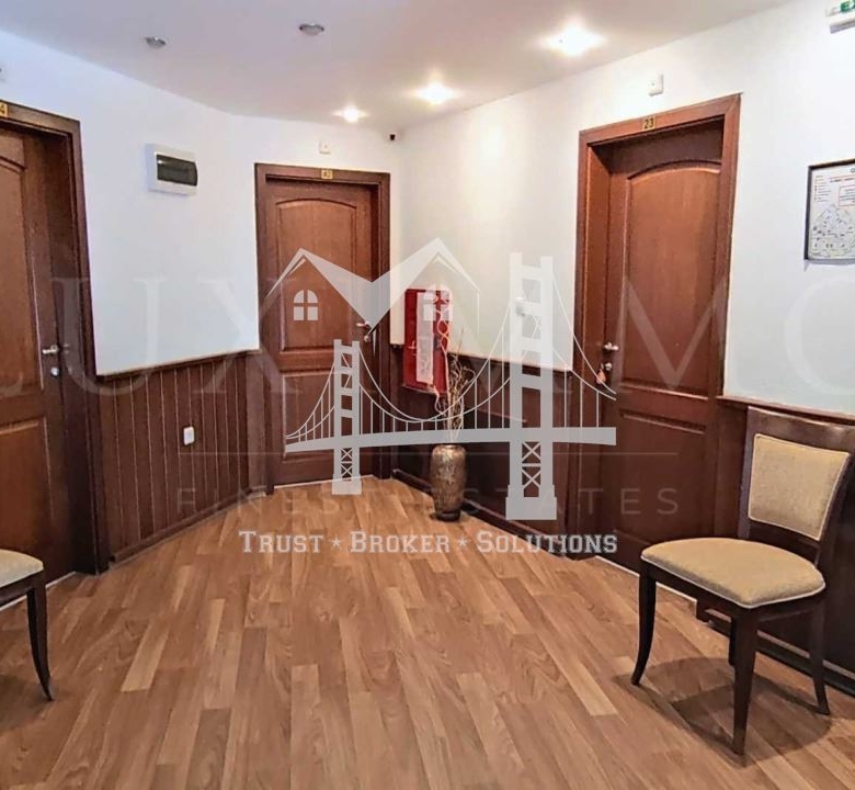 Хотел, 3 500 000€, гр. Червен бряг - 0