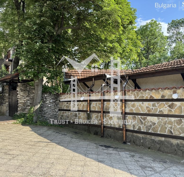 Хотел, 3 500 000€, гр. Червен бряг - 0