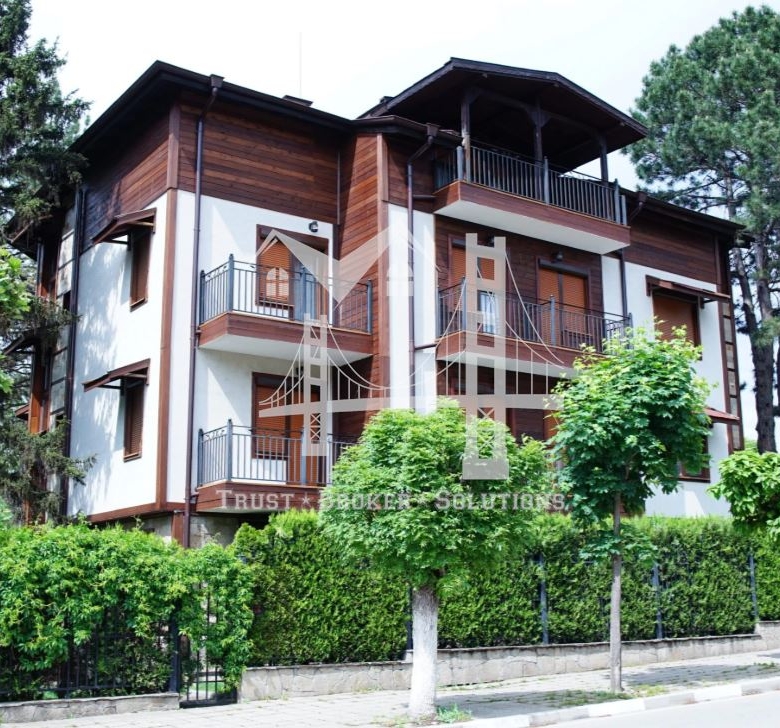 Хотел, 3 500 000€, гр. Червен бряг