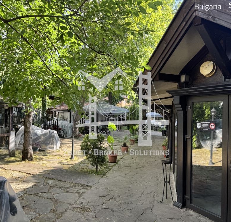 Хотел, 3 500 000€, гр. Червен бряг - 0