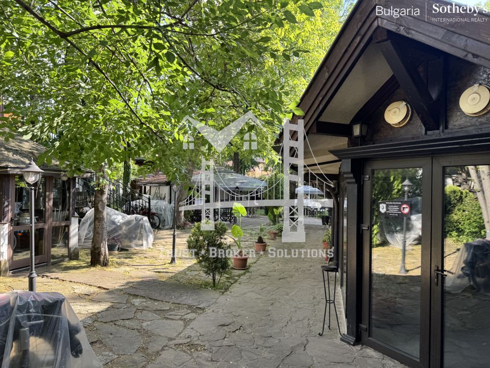 Хотел, 3 500 000€, гр. Червен бряг - 0