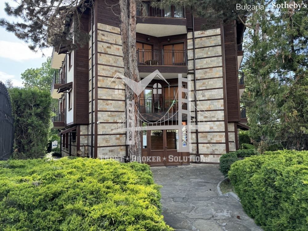 Хотел, 3 500 000€, гр. Червен бряг - 0