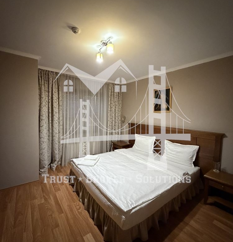 Хотел, 3 500 000€, гр. Червен бряг - 0