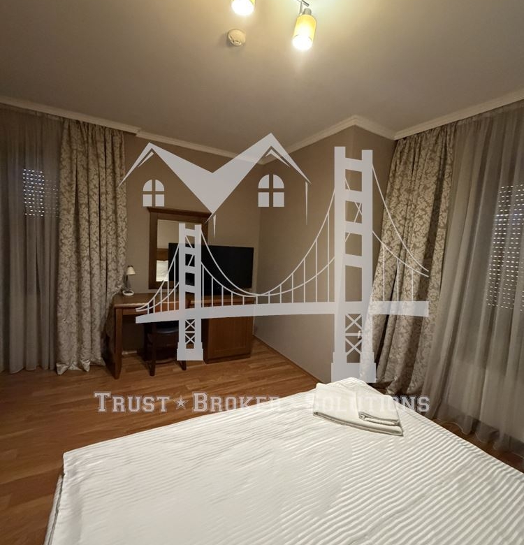 Хотел, 3 500 000€, гр. Червен бряг - 0