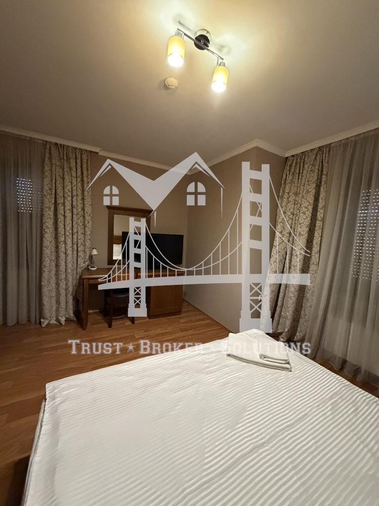 Хотел, 3 500 000€, гр. Червен бряг - 0