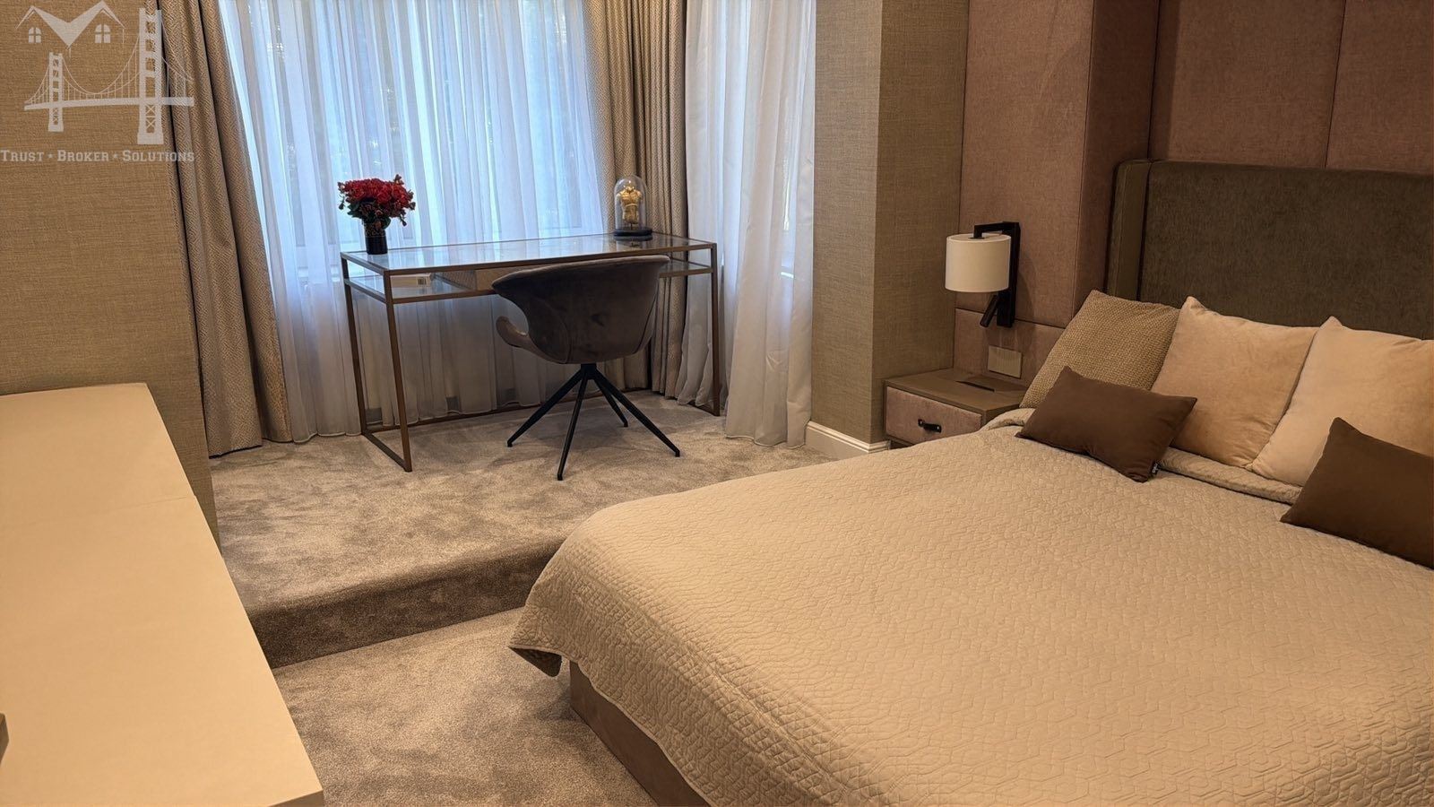 ЦЕНТЪР, 3-СТАЕН, 621 000€ - 0