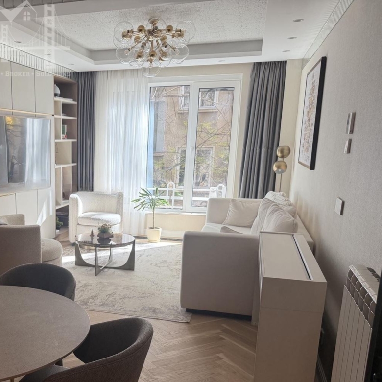 ЦЕНТЪР, 3-СТАЕН, 621 000€ - 0